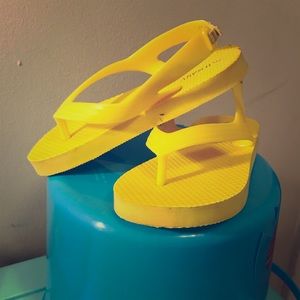 Old Navy Toddler flip flops